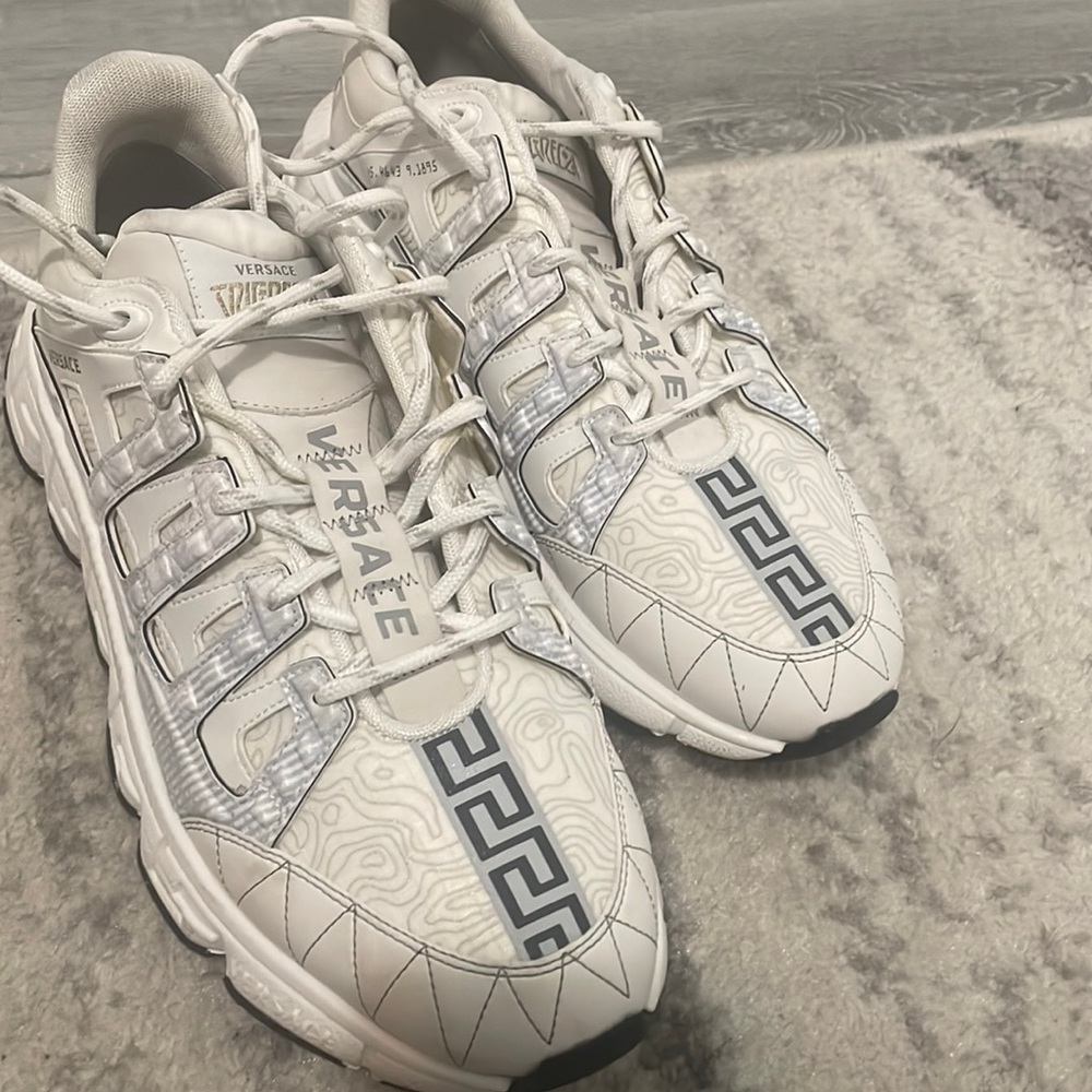 Men’s Versace sneakers